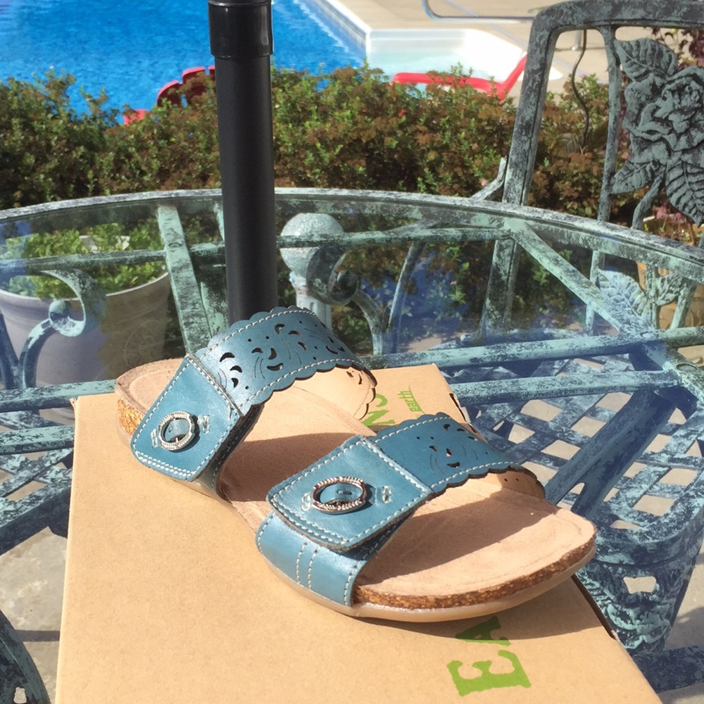 EARTH ORIGINS Leather Sandals